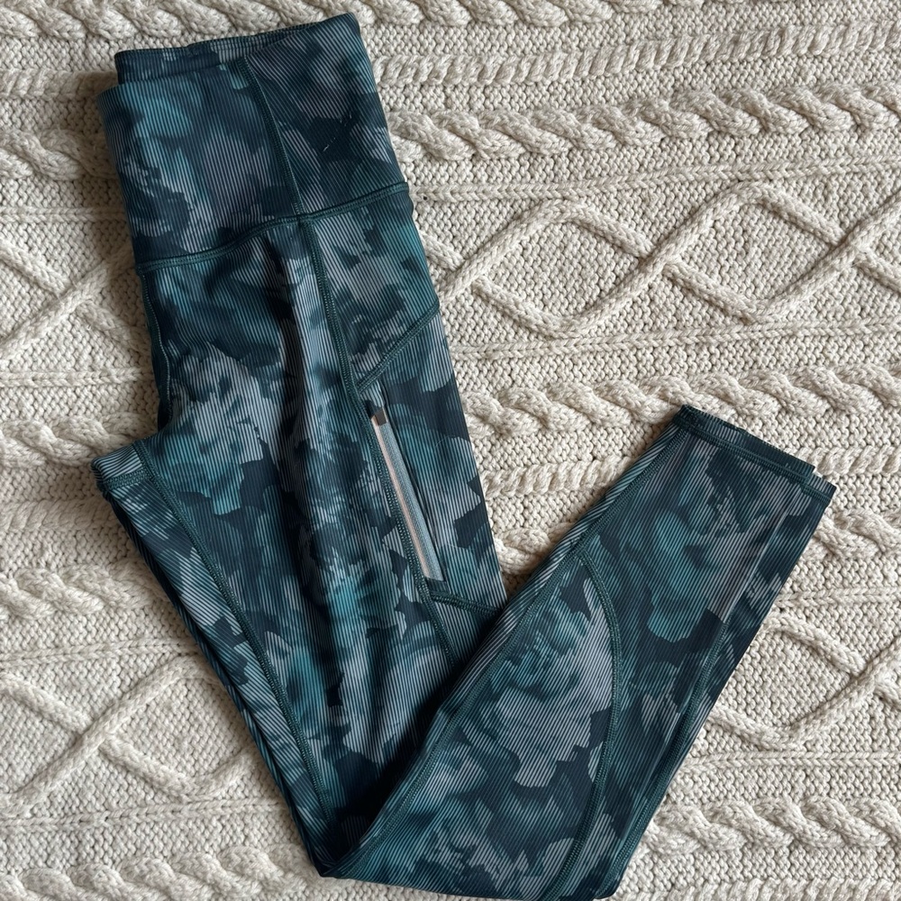 Athleta Rainer Fleece Lined Tights, Teal Floral Camo, Size XS